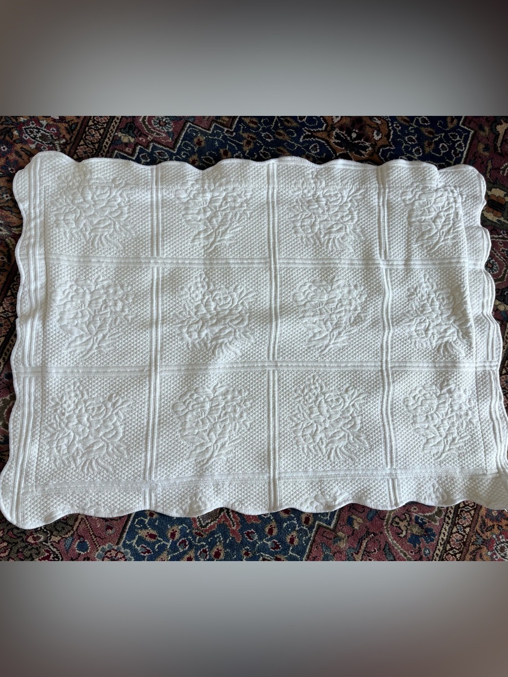EUC Matelasse Standard Queen Pillow Sham Grid Floral Ivory White Classic Cotton